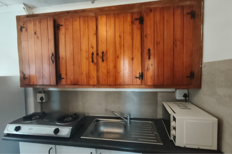 To Let 1 Bedroom Property for Rent in Dorchester Heights Eastern Cape